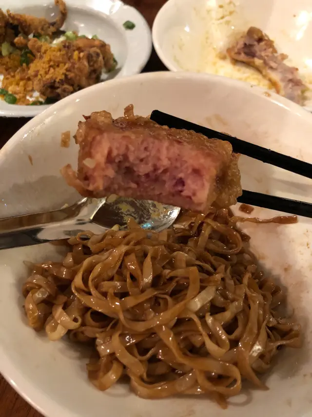 厚餐肉煎蛋撈粗