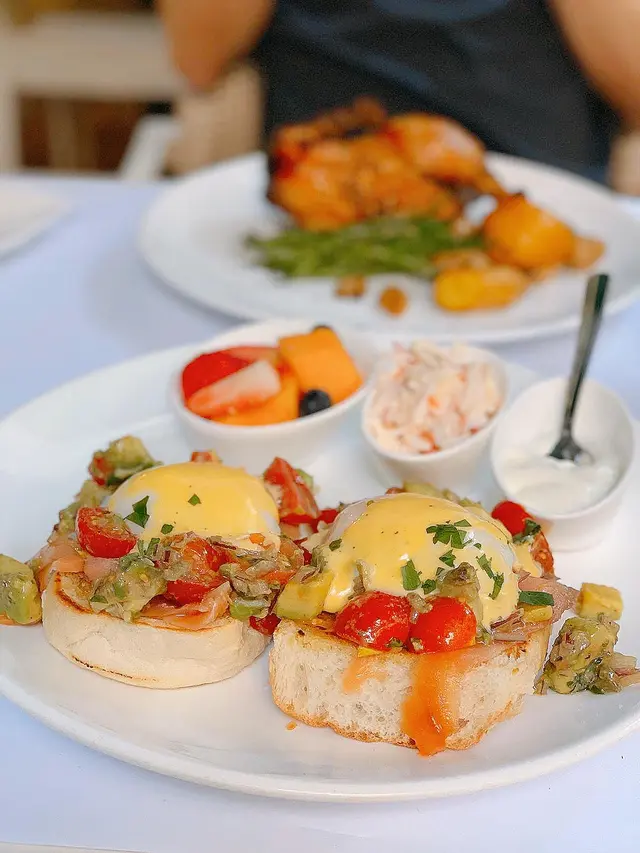 Eggs Marina