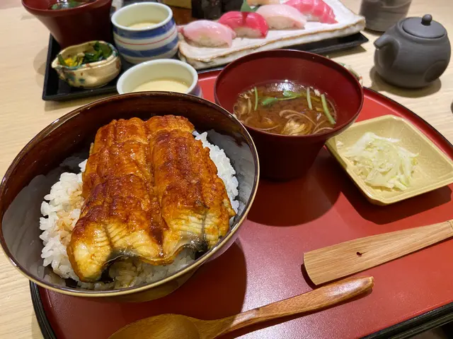 鰻魚丼定食