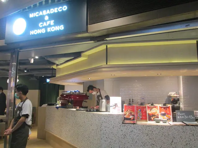 地方很寬落，樓底又高