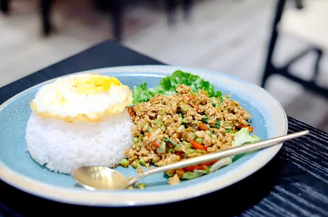 香葉肉碎雞蛋飯