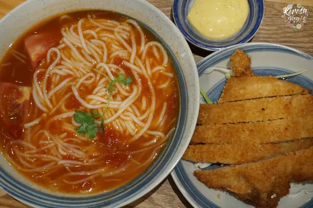 蕃茄酥炸排骨米線