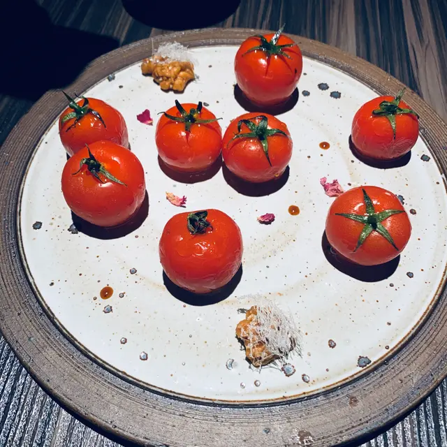 核桃沙律釀小蕃茄