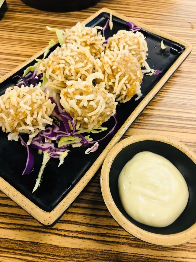 炸鯪魚球