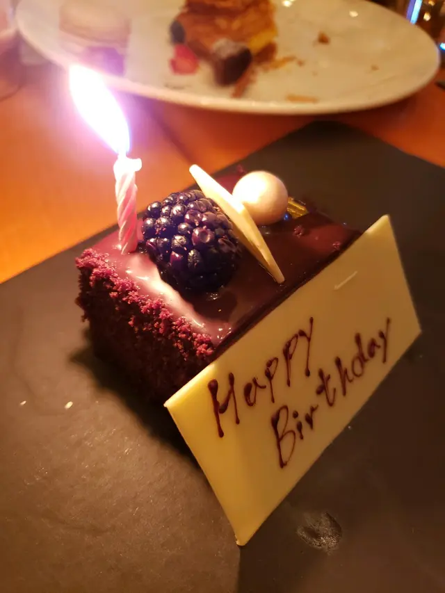酒店奉上的生日蛋糕