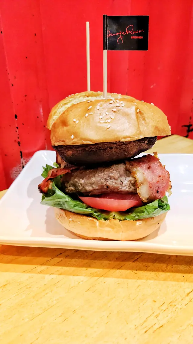 密糖芥末大烤菇煙肉牛肉漢堡