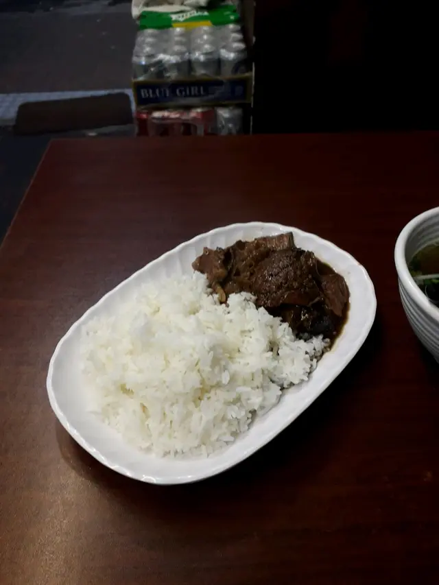 牛腩飯