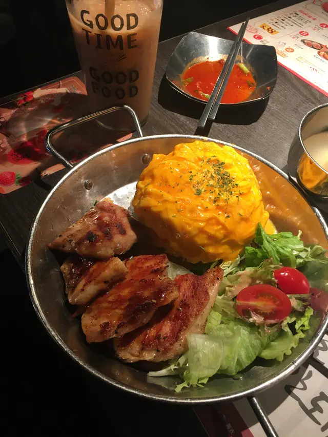 雞扒蛋包飯