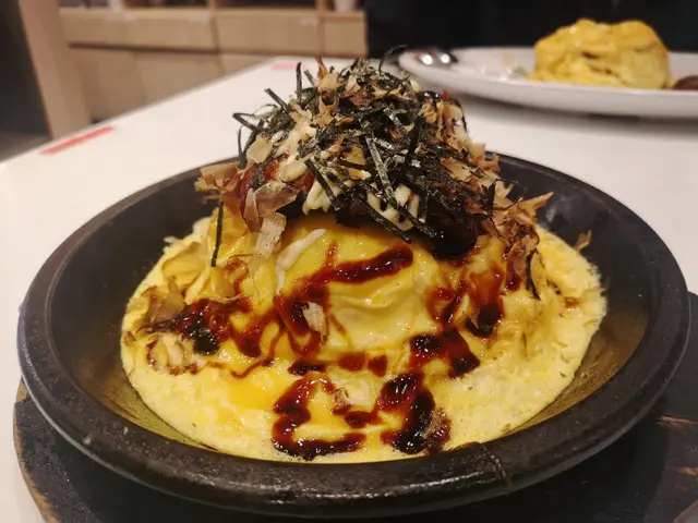 特級厚切鰻魚蛋包鐵板飯