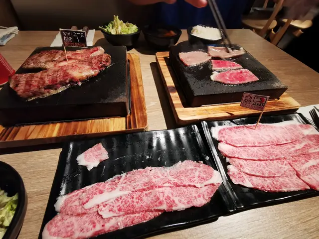 日本A5和牛肉眼蓋200g $278 & 澳洲M6和牛小排200g $218