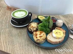 Green&#160; day&#160; breakfast,&#160; matcha&#160; latte - 沙田的Reactors Coffee
