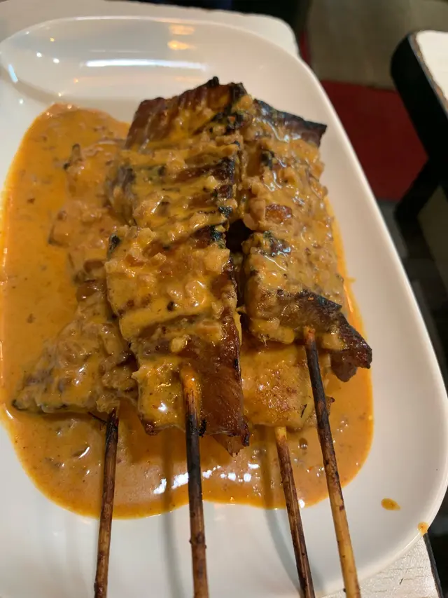 雞肉串燒和豬肉串燒