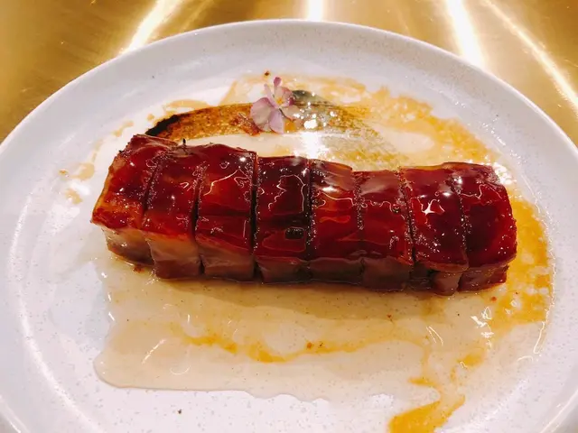 四個人啱啱每人兩口