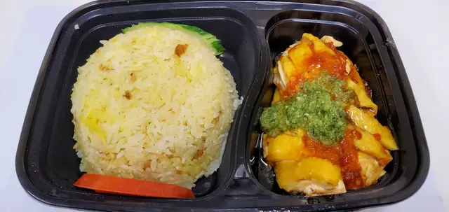中午外賣，雞南雞飯套餐，有湯送