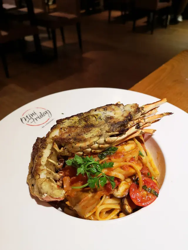 龍蝦大啡菇鮮蕃茄汁扁意粉