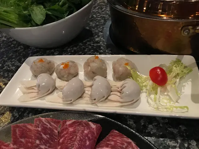 火雞姐搞唔掂手剁牛肉餃、哈波子手打蝦丸