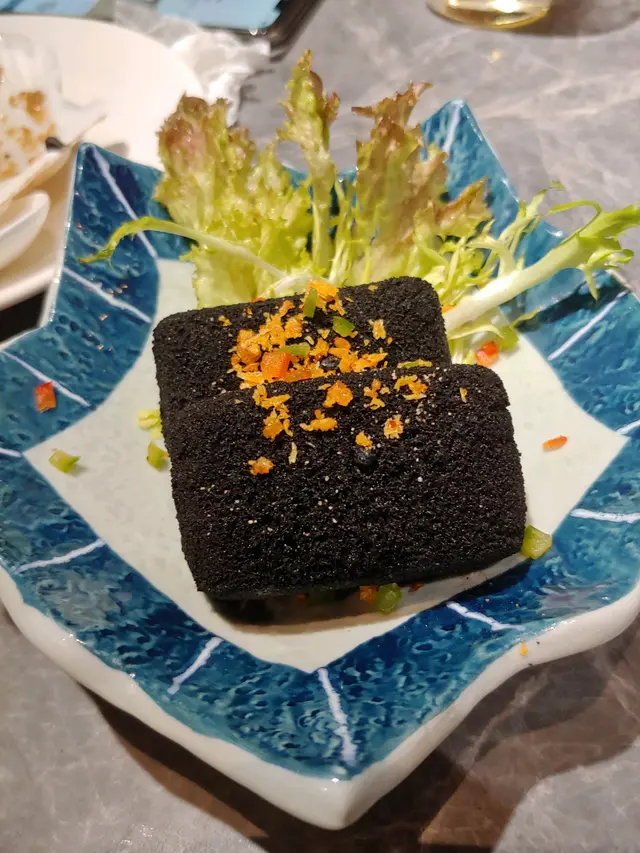 炸豆腐，外面crispy,入面好滑，必食