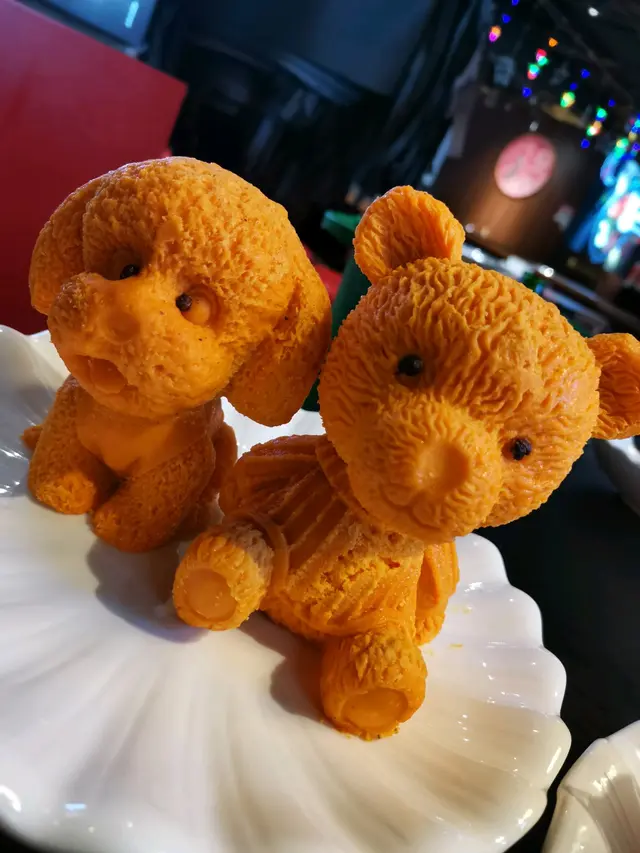 麻辣湯底，狗狗同bear bear