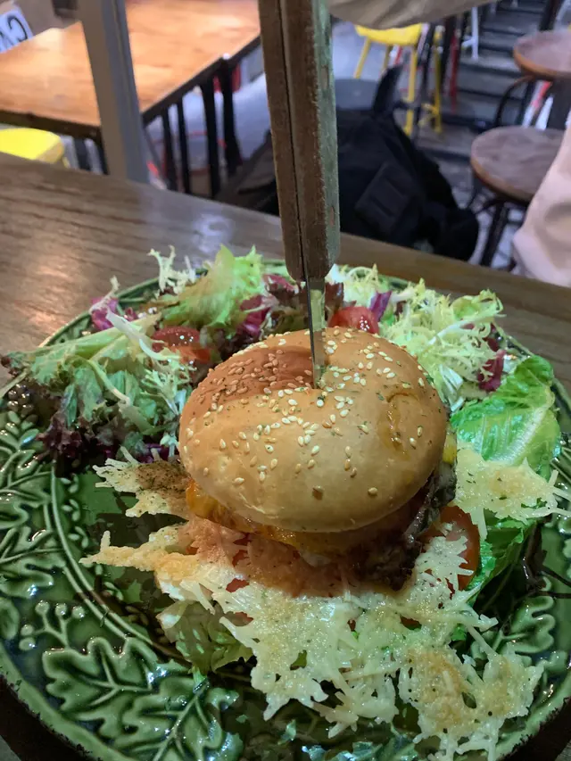 三重芝士手做牛肉漢堡