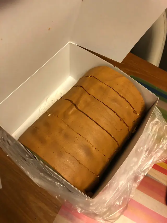 好巨型嘅瑞士卷（但衛生欠佳）