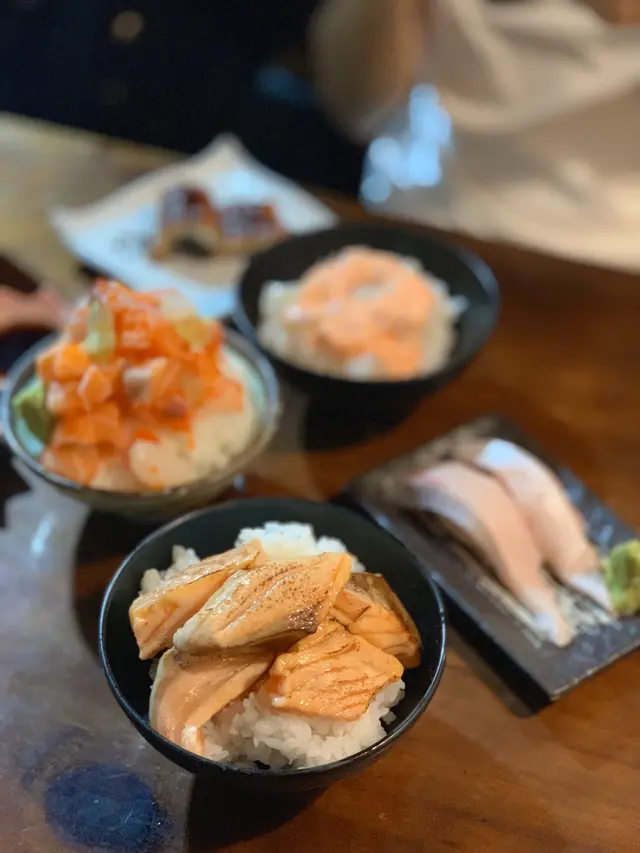 半燒三文魚飯