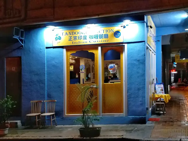 藍色外牆,十分易認!