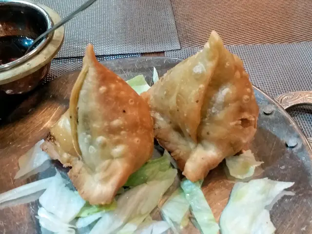 酥皮很鬆脆,內裡的羊肉粒很香口,毫無羶味!