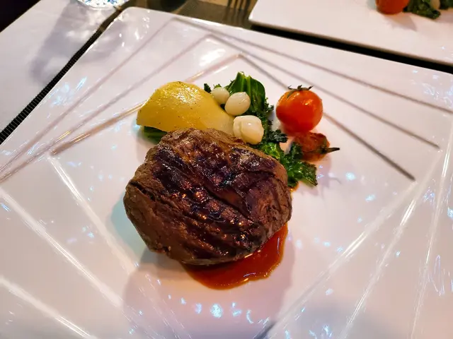同老公都鍾意食牛柳呢個部位！一定無筋同軟熟！所以都唔嗌其他扒試😁煮得剛剛好！5成熟左右！如果唔食得生既唔好叫呢個喔！