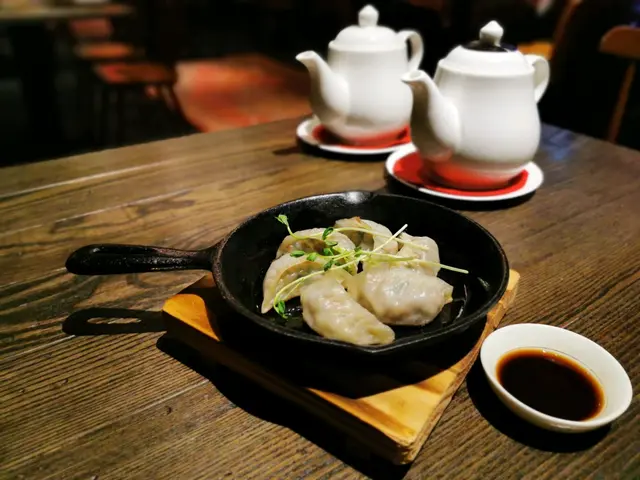 一口植物肉煎餃