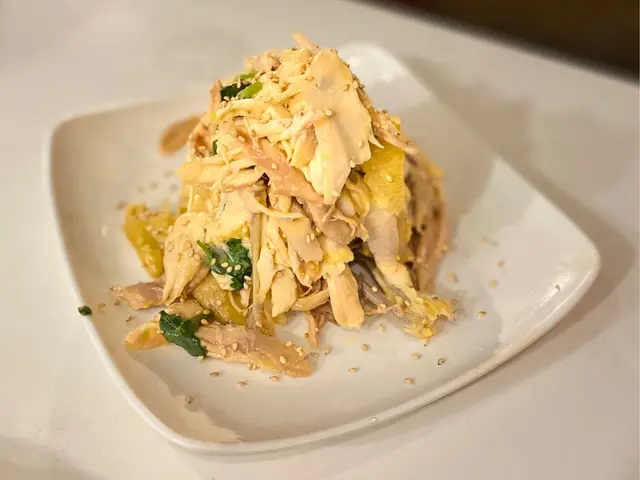 每一絲都勁滑溜,雞味香濃!