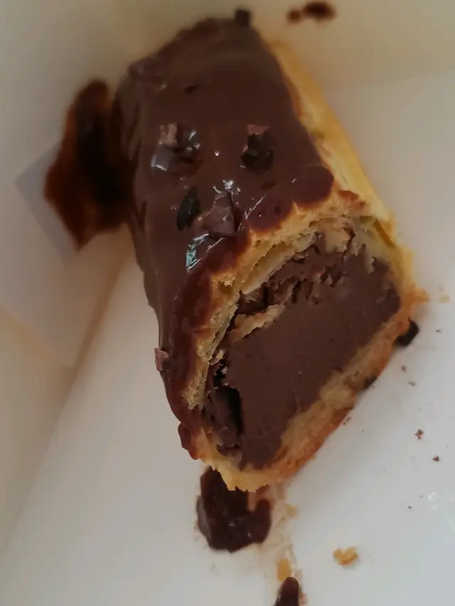 成條充滿很滑的朱古力，不錯