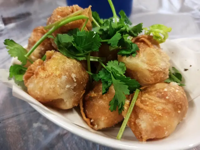 一口炸鮮蝦雲吞