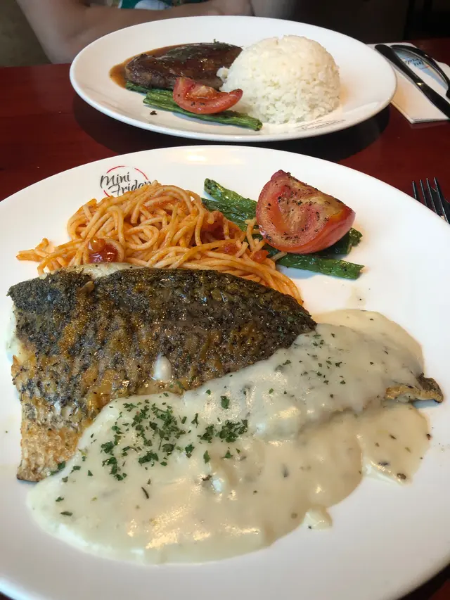 香煎盲鰽柳配香草檸檬忌廉汁