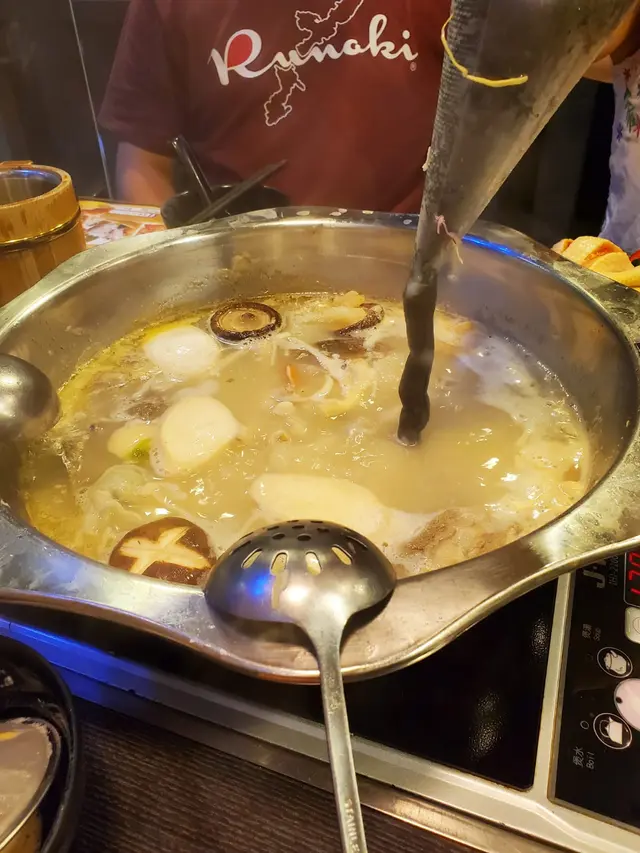 唧唧墨汁魚麵