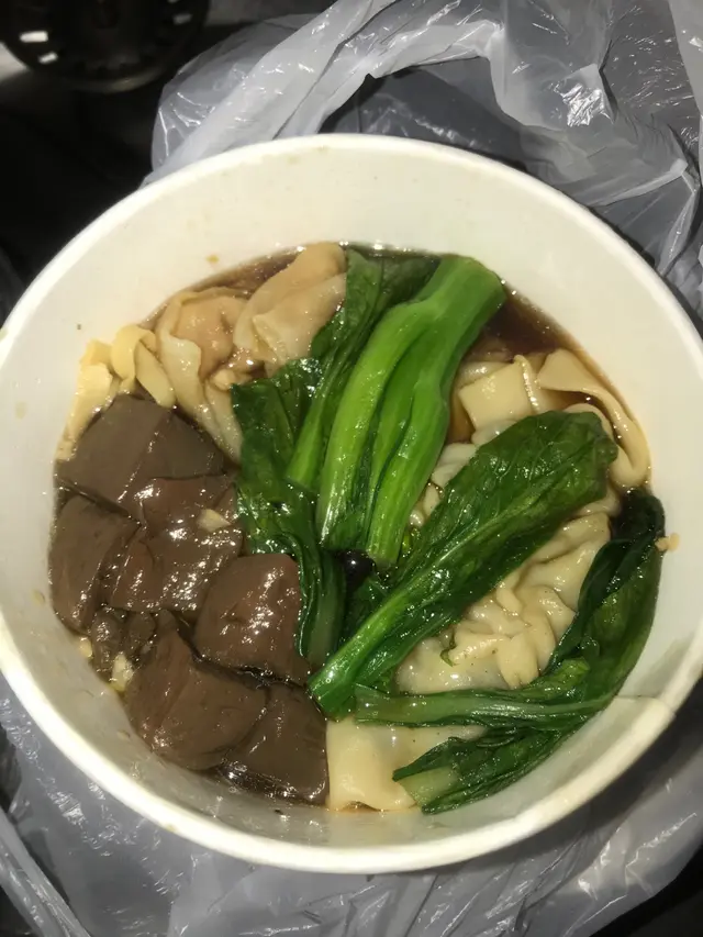 豬紅,魚皮餃,韭菜餃車仔麵