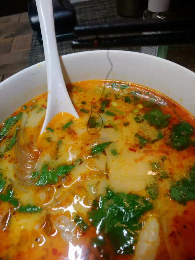 發現不明來歷黑色膠線(約10cm 長)