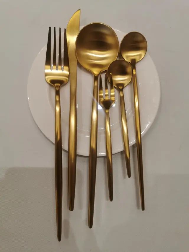 刀叉等餐具與新裝修完美配合！