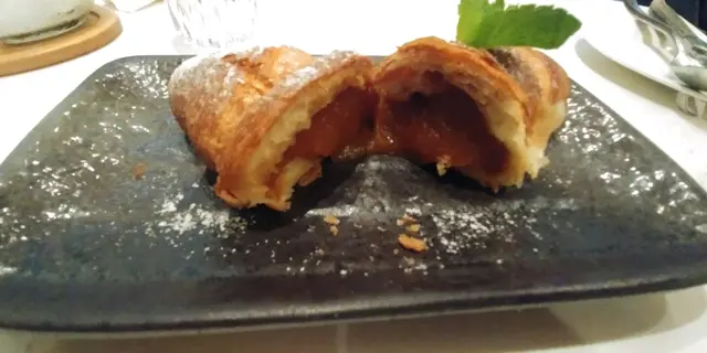 蘋果玉桂牛角包