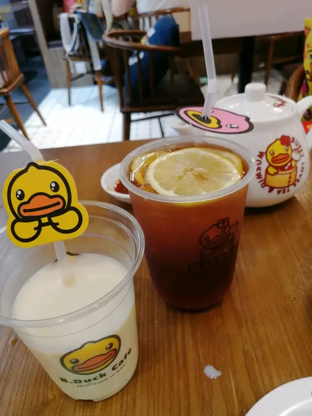豆漿及凍檸茶