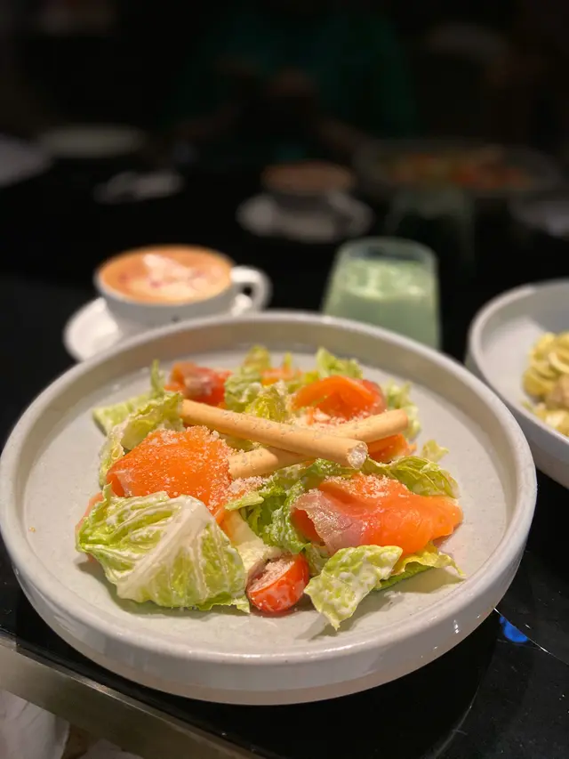 煙三文魚凱撒沙律
