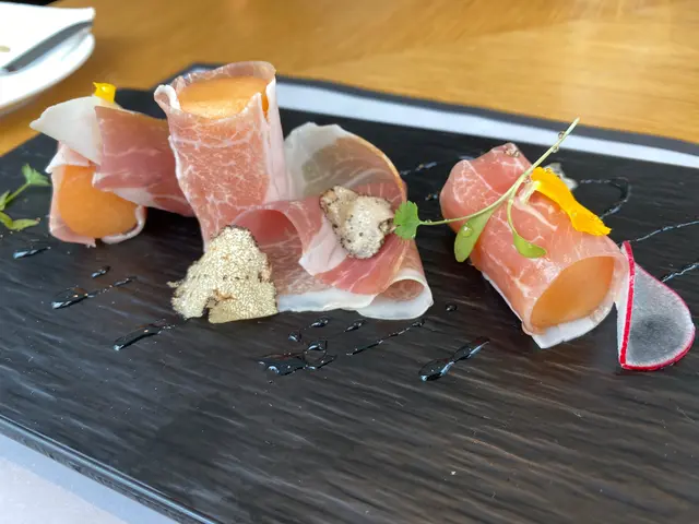 Ham  ham  比較瘦，都有油香