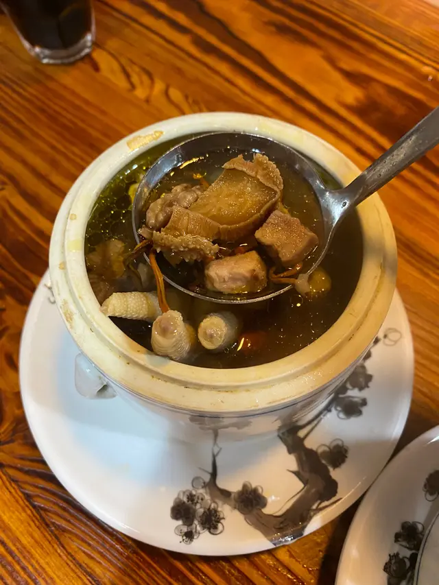 核桃蟲草鮑魚燉雞