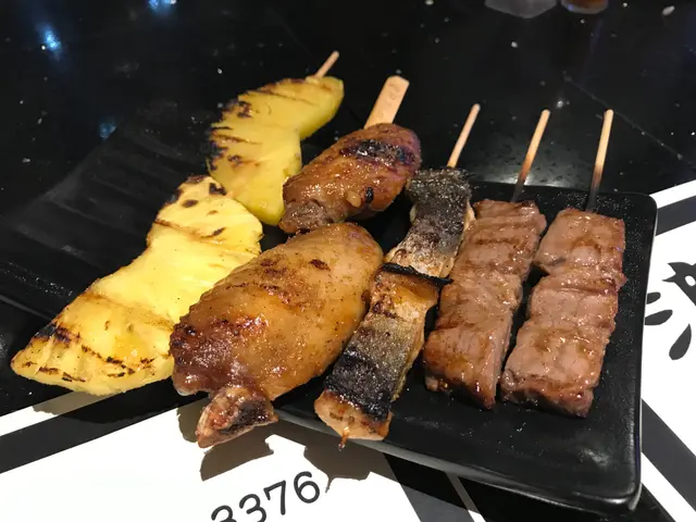 燒菠蘿、燒雞中翼、燒鱔、美國牛肉粒串燒