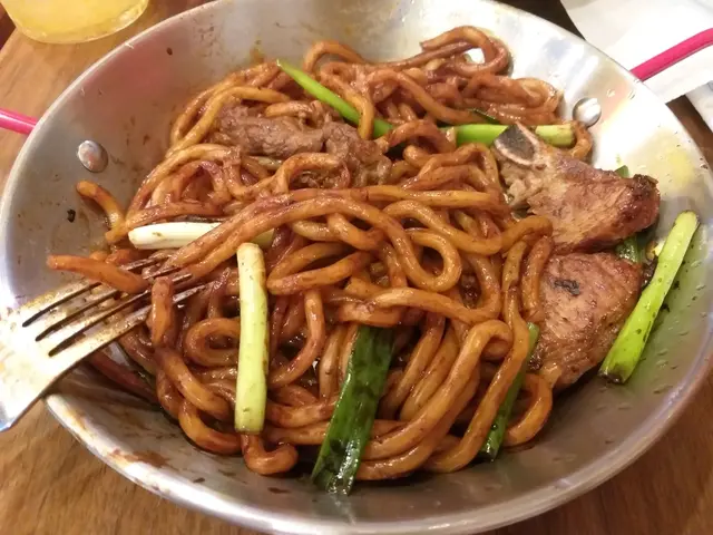 冇鑊氣 得個鹹字 豬扒非常駭又硬 食得好唔開心