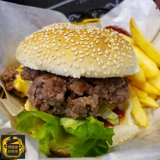 經典芝士牛肉漢堡加薯條餐