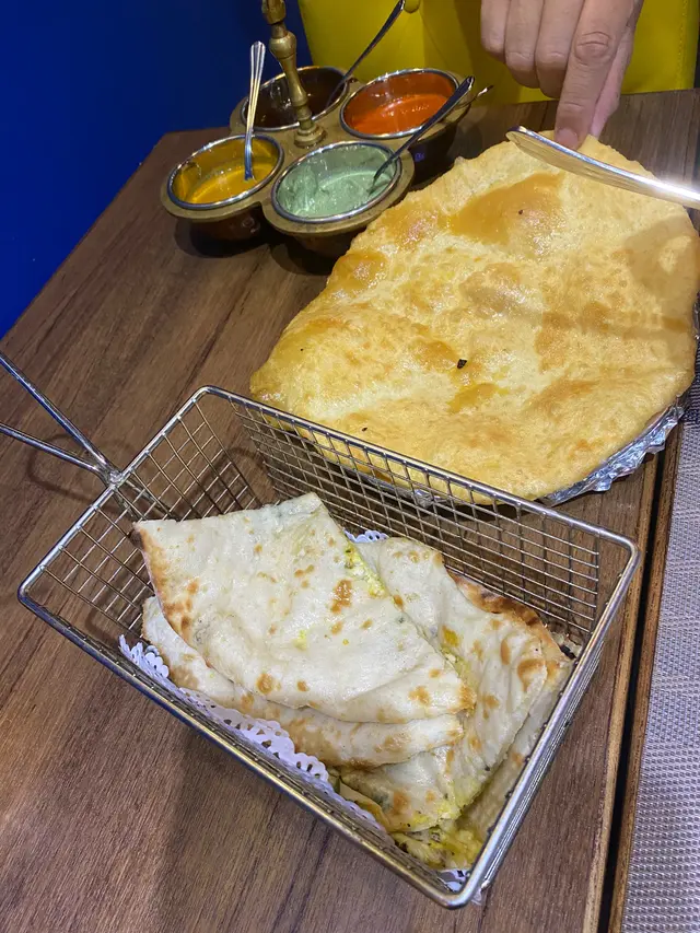 (上)咸煎餅、(下)乳酪烤餅