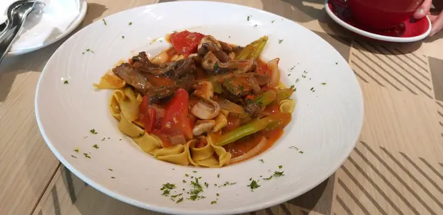 意式燴牛肋條寬條麵