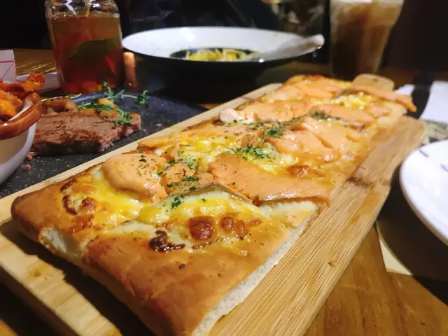 煙三文魚同芝士好夾 加翻啲粟米令成個批冇咁濟😚餅底好脆 推薦!