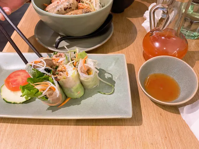 炭燒豬肉米紙卷