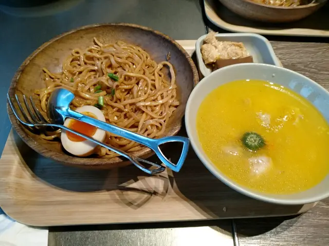主餐,濃湯雞伴麵,十分多油,但也好熱,$81